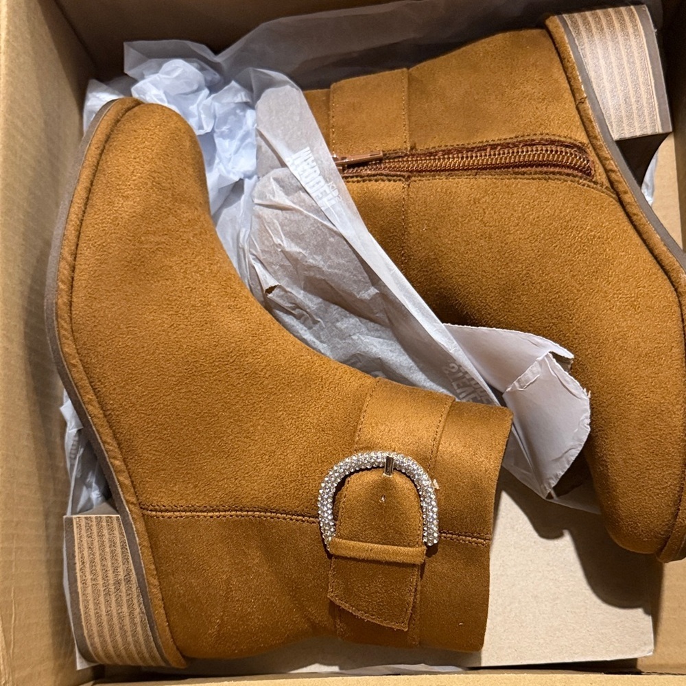 Steve Madden Tan Ankle Boots with Rhinestone Buckle - Picture 2 of 2